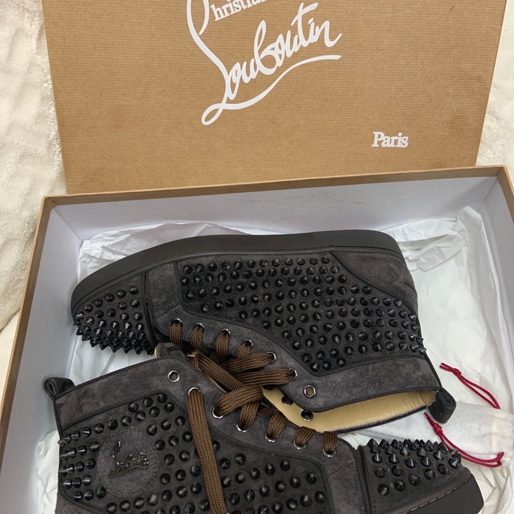 Brand shoes